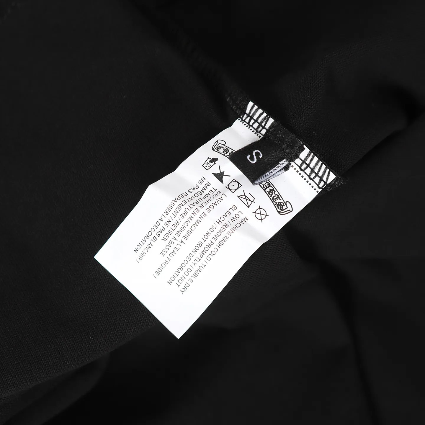 🅿️270 CH/Croxin new frayed printed long sleeves 280g double yarn fabric frayed on four sides Heavy fabric The neckline is made of icy Solona Loose fit Deep, wide and stylish No deformation or shrinkage Color: Black/White Size: XS-L